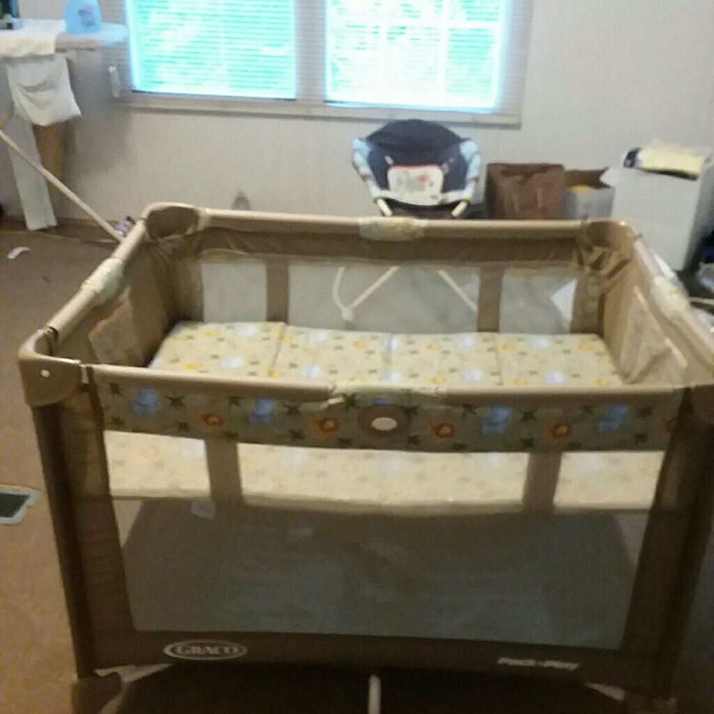 BNIB playpen